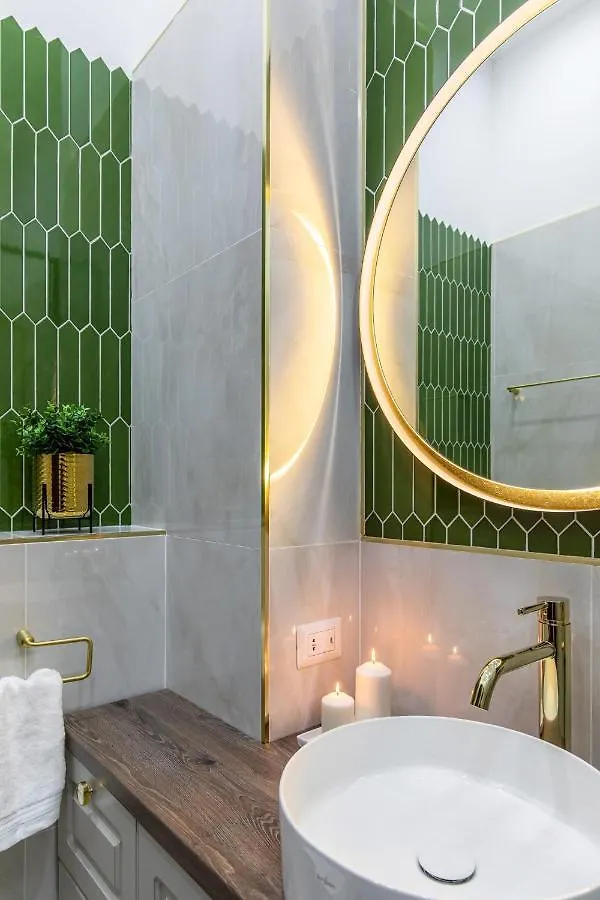 Holt Old Town Luxury Suites Bukurešť 2*,  Rumunsko
