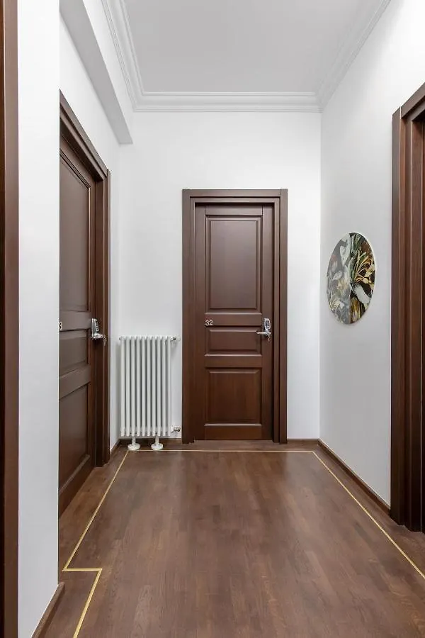 Holt Old Town Luxury Suites Bucharest Inn
