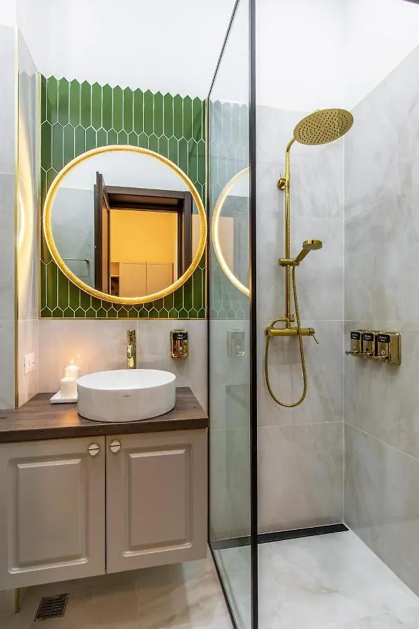 Holt Old Town Luxury Suites Bucharest Inn