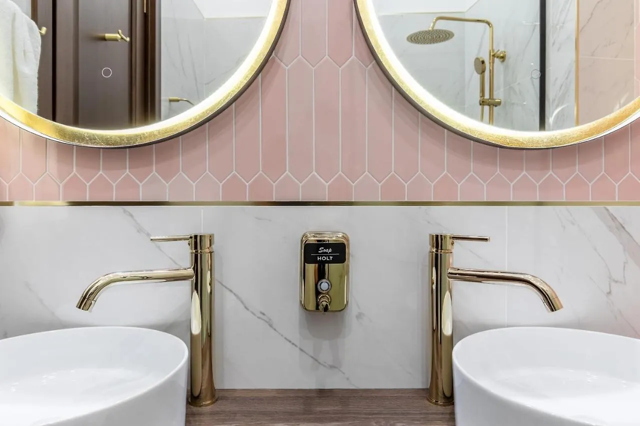 אורחן בוקרשט Holt Old Town Luxury Suites